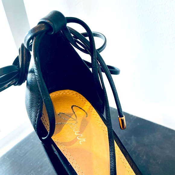 SPURR | Strappy pointed court shoe with block heel - Picture 4 of 5